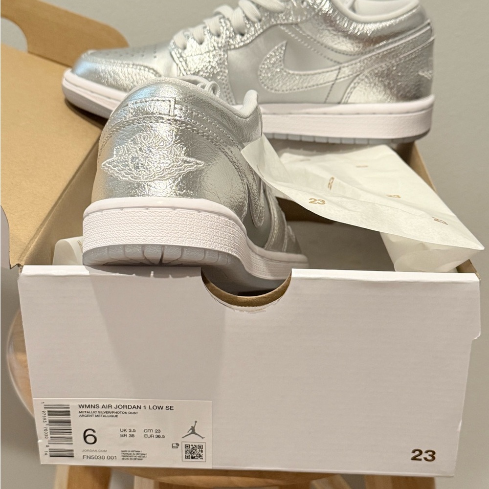 Jordan Air Jordan 1 Low SE Metallic Silver